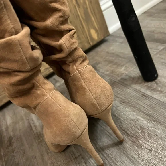 Schutz scrunched boots - Picture 2 of 4